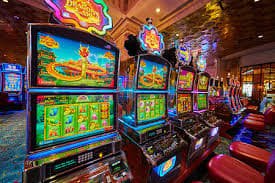 Slots ဂိမ်း Spin ပတ်နေသောမြင်ကွင်း